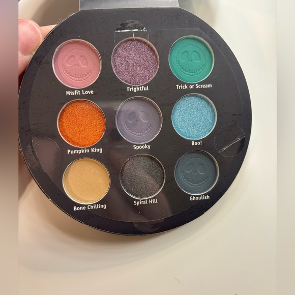 Nightmare before Christmas eyeshadow palette - Picture 5 of 6